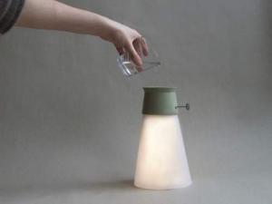  alt="WAT : La lampe qui fonctionne avec de l'eau"